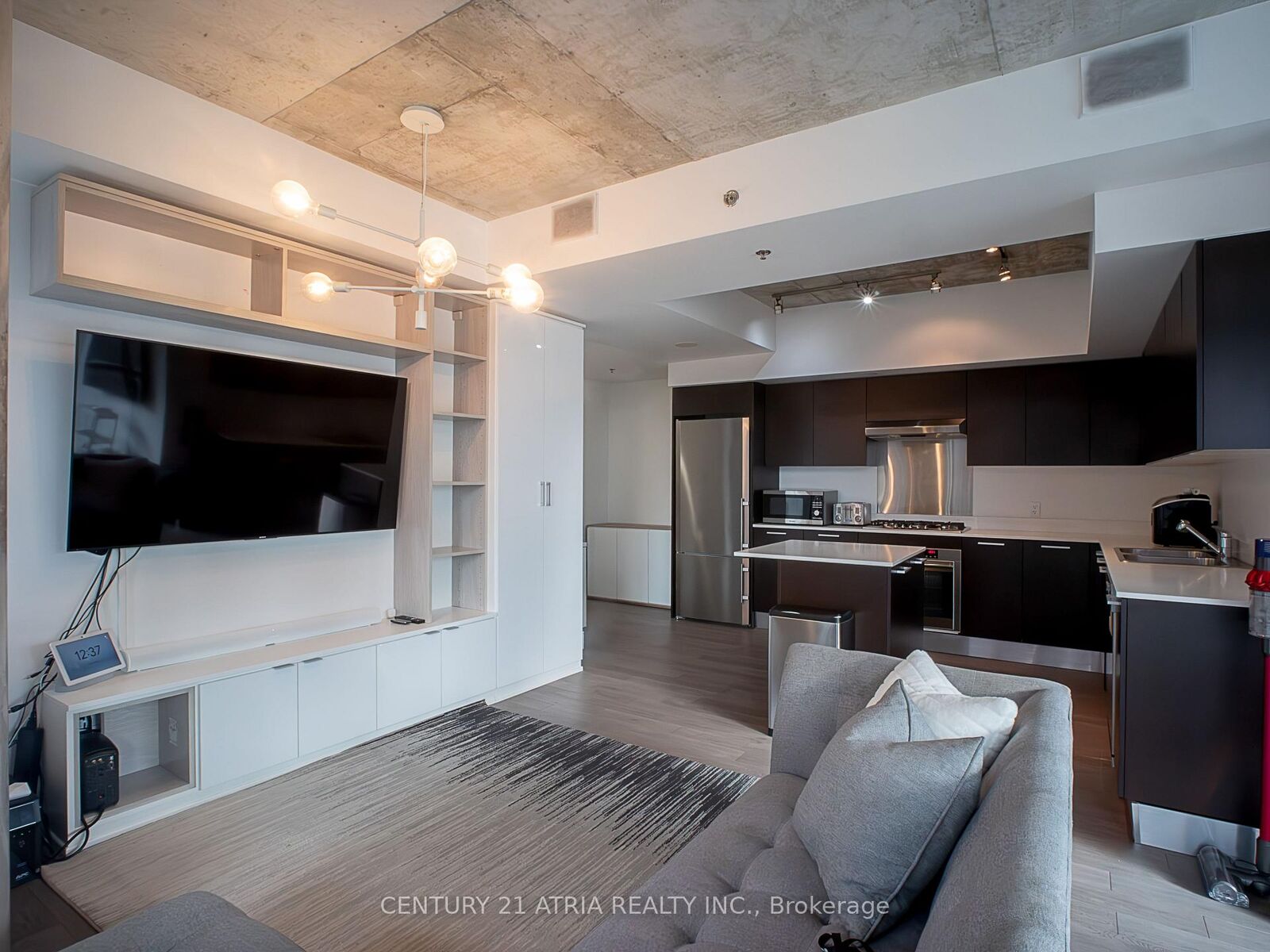 Property Photo:  375 King Street W 902  ON M5V 1K5 