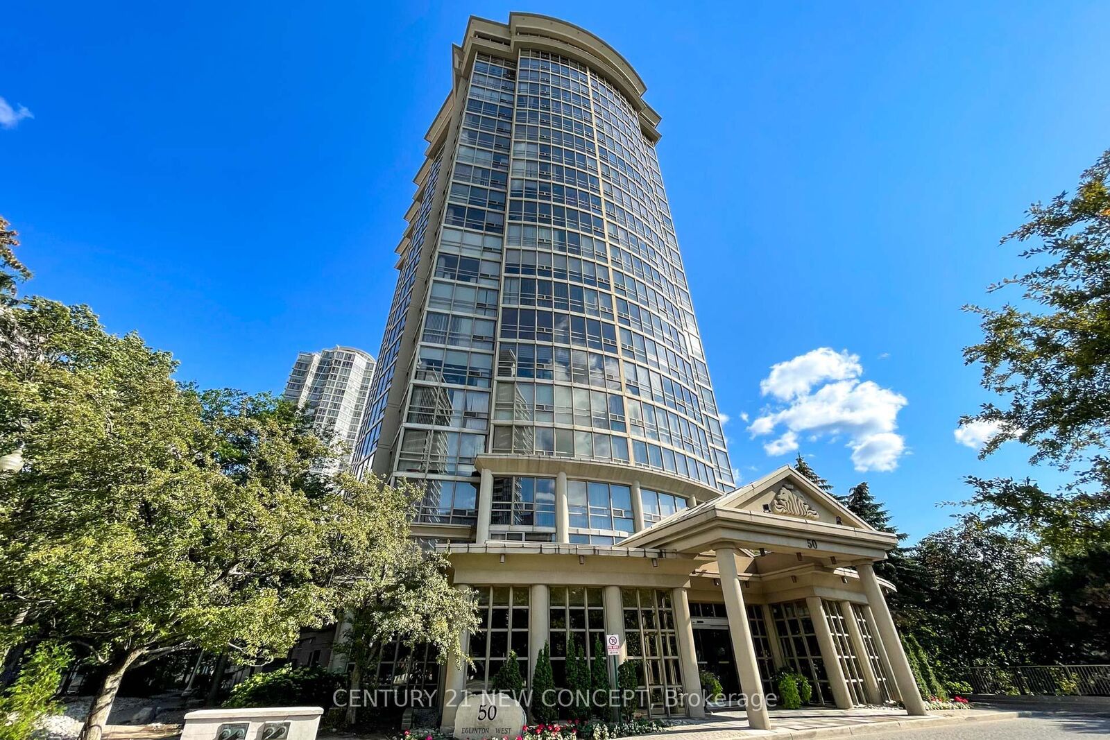 Property Photo:  50 Eglinton Avenue W 1105  ON L5R 3P5 