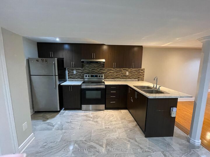 Property Photo:  3175 McDowell Drive Bsmt  ON L5M 6L1 