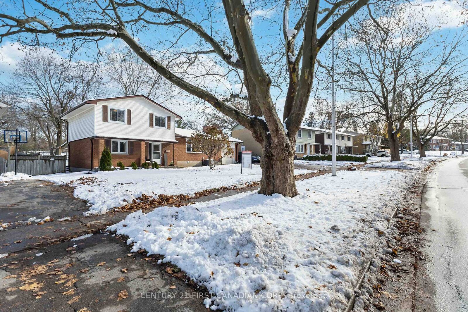 Photo de la propriété:  628 Viscount Road  ON N6J 2Y2 