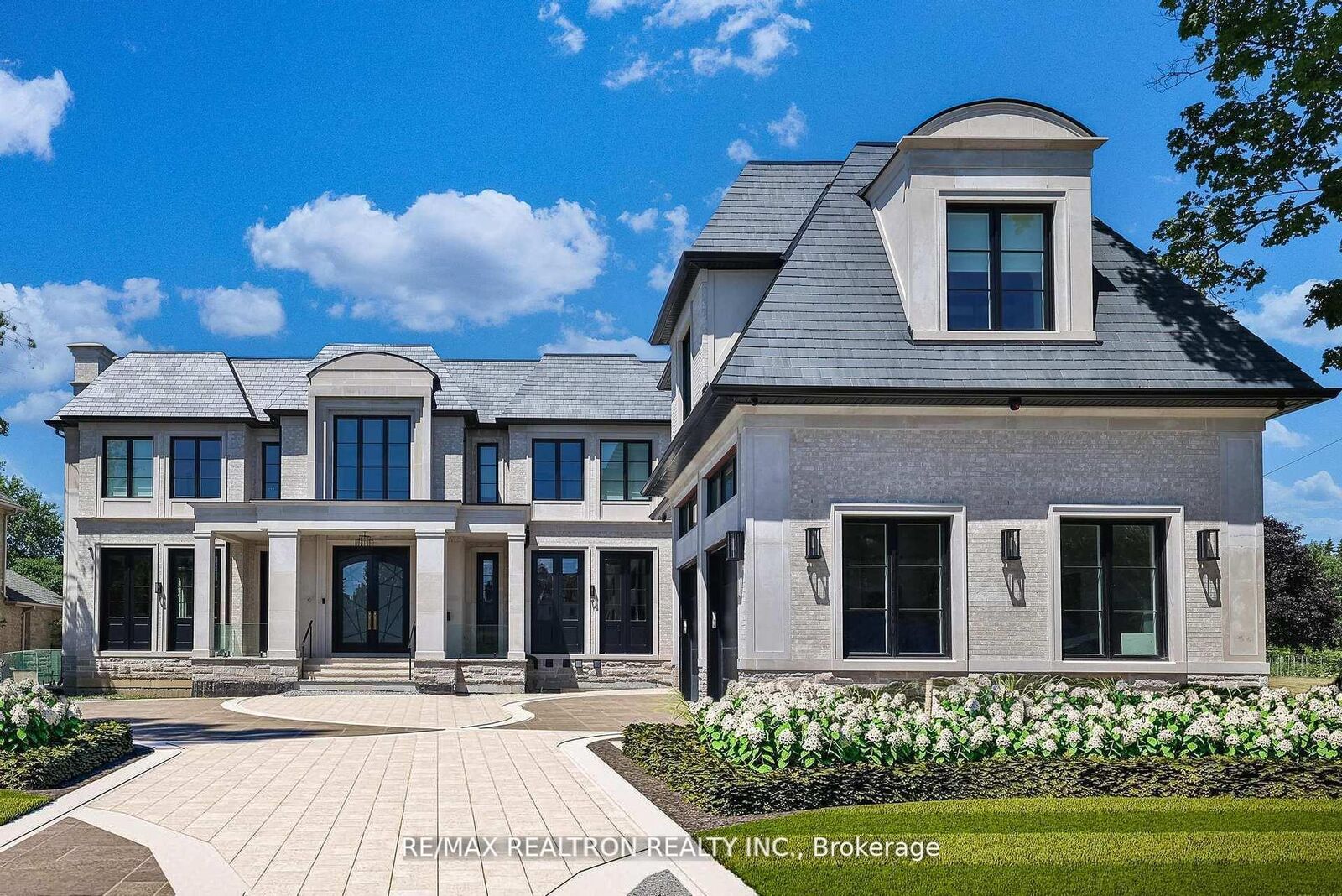 Photo de la propriété: 41 Thornbank Road ON L4J 2A1