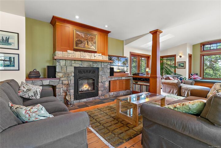 Property Photo:  800 Bardsey Lane  BC V8M 1S4 