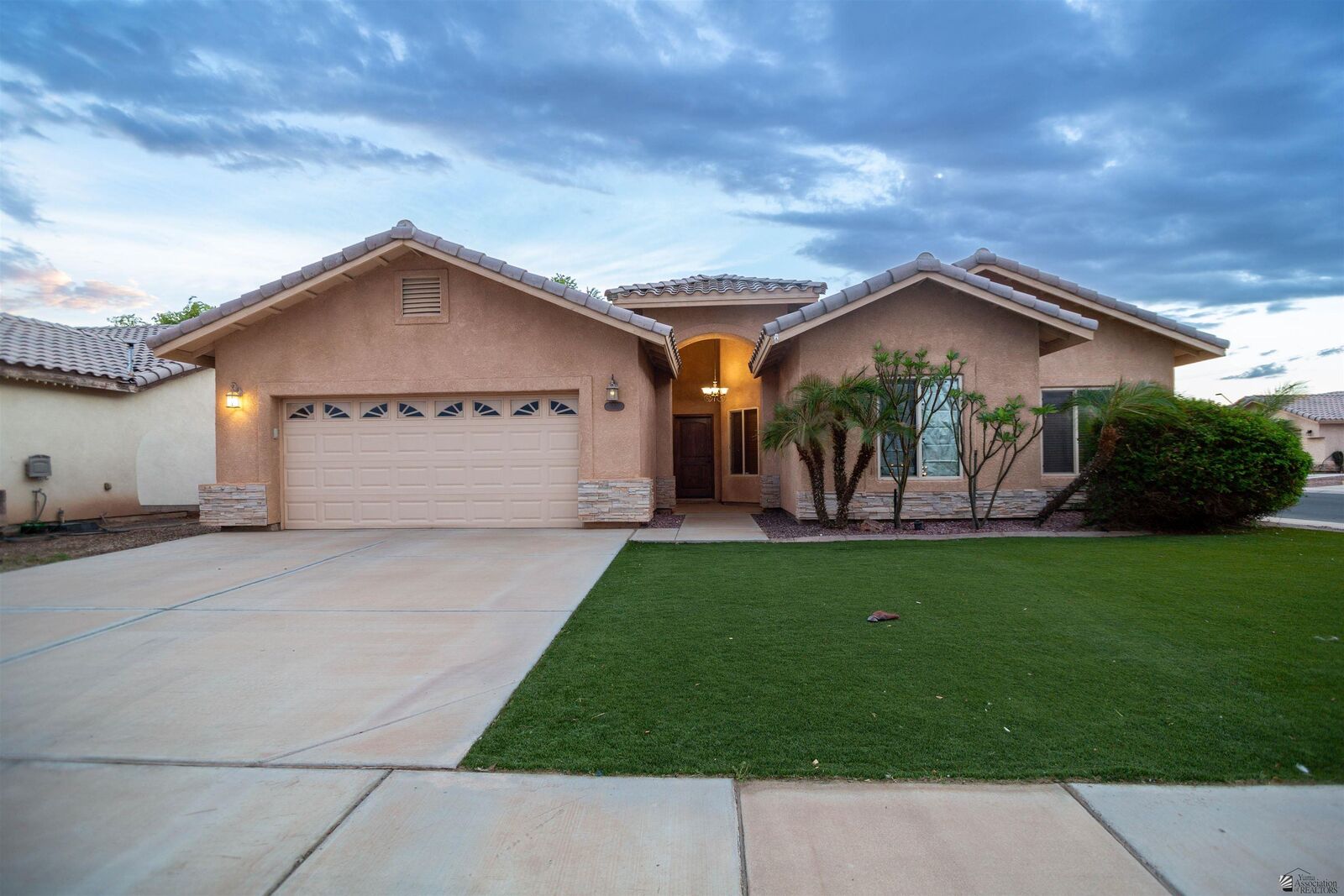 Property Photo: 153 E 12 Pl AZ 85350