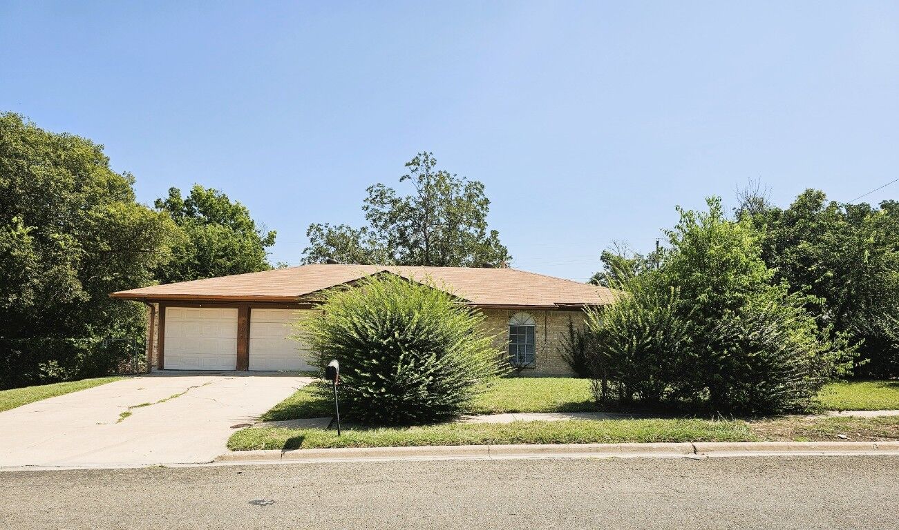 Property Photo:  305 Williams Street  TX 76522 