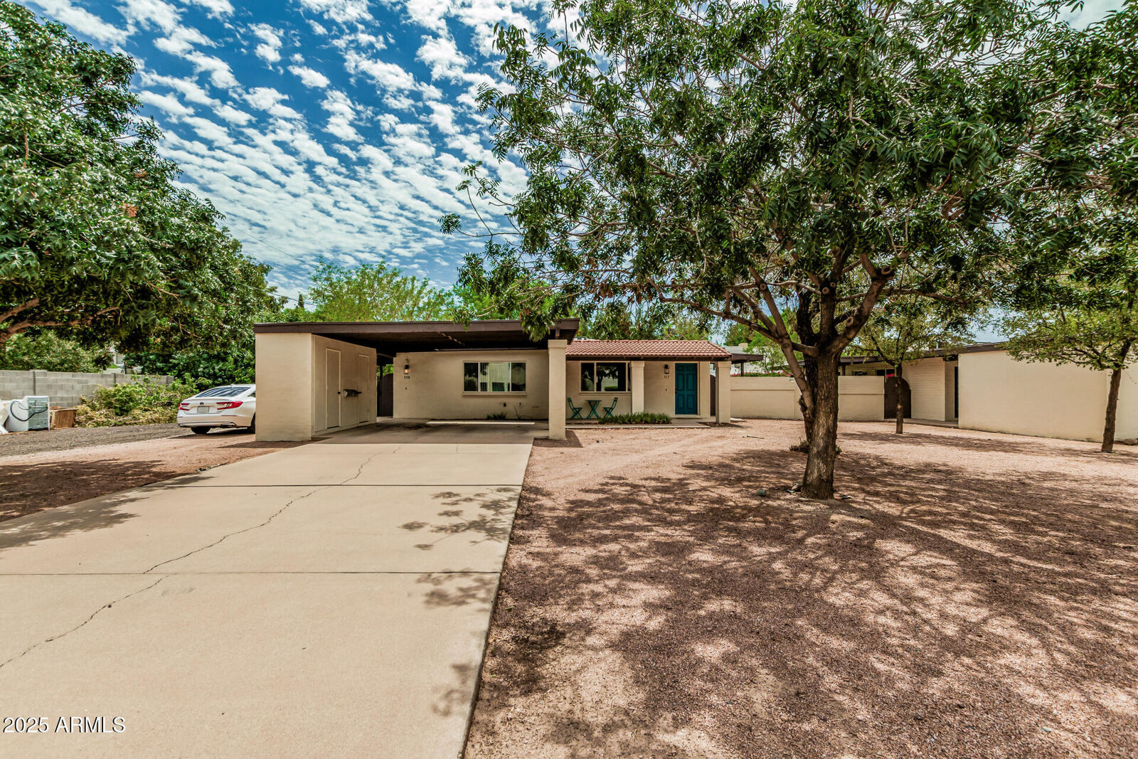 Property Photo: 117 W 10th Street AZ 85281