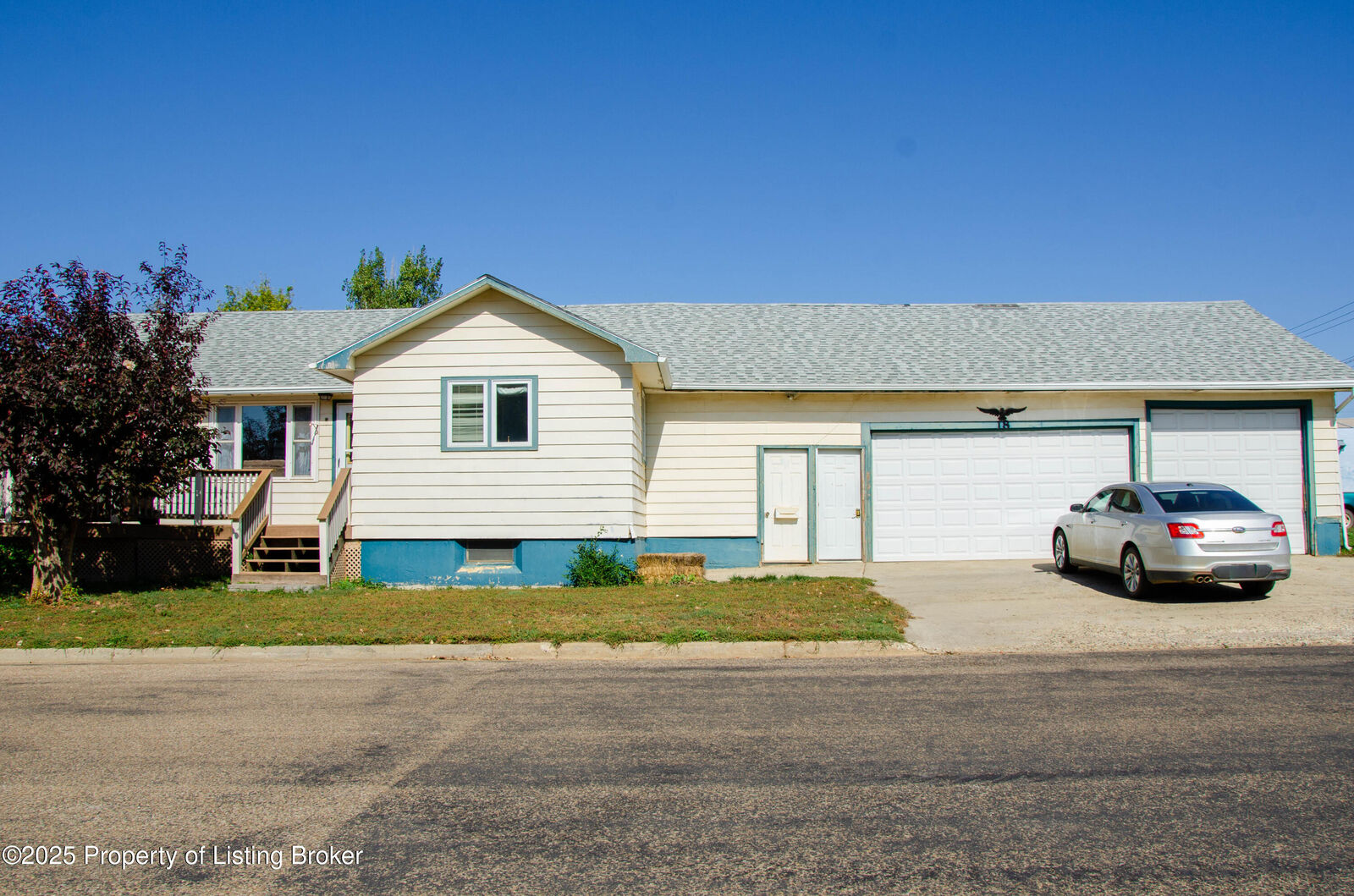Property Photo:  18 2nd Street SW  ND 58623 