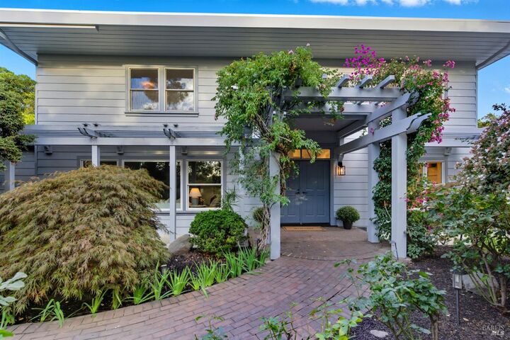 Property Photo: 70 Dunfries Terrace CA 94901