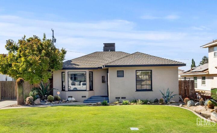 Property Photo: 25 Jeffrey Street CA 93305