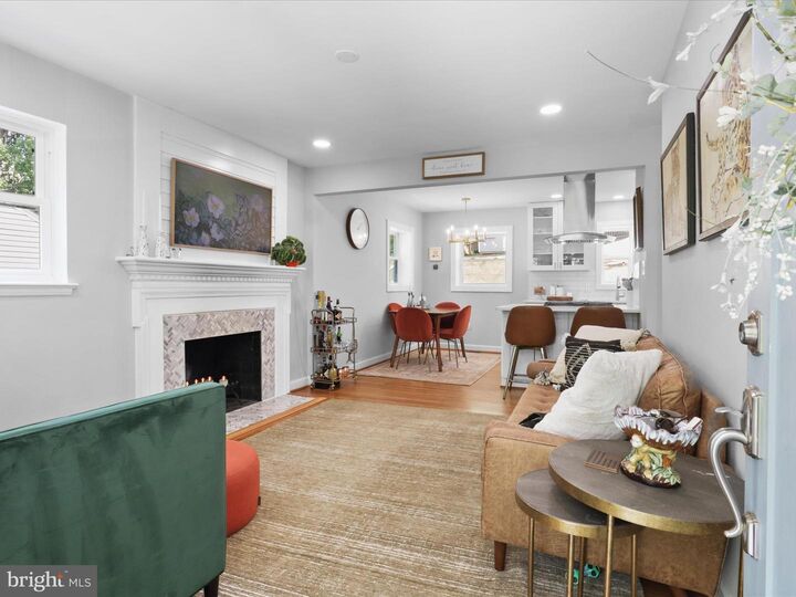 Property Photo: 7103 Valleycrest Boulevard VA 22003