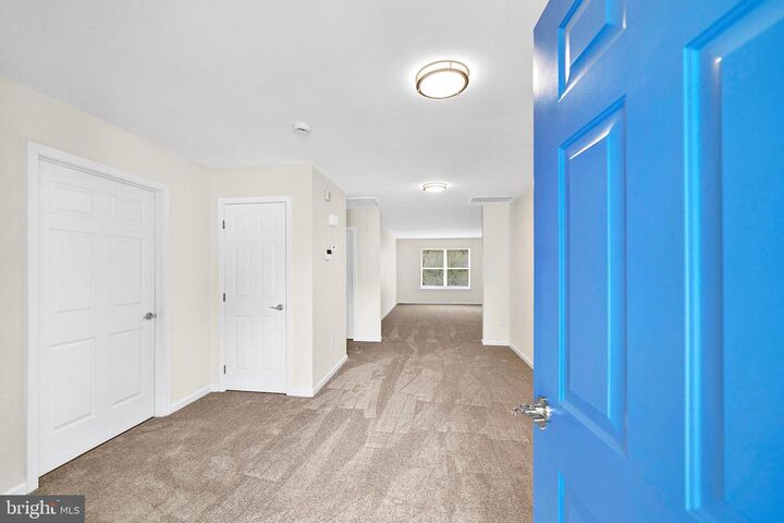 Property Photo:  6 Holiday Court  NJ 08628 