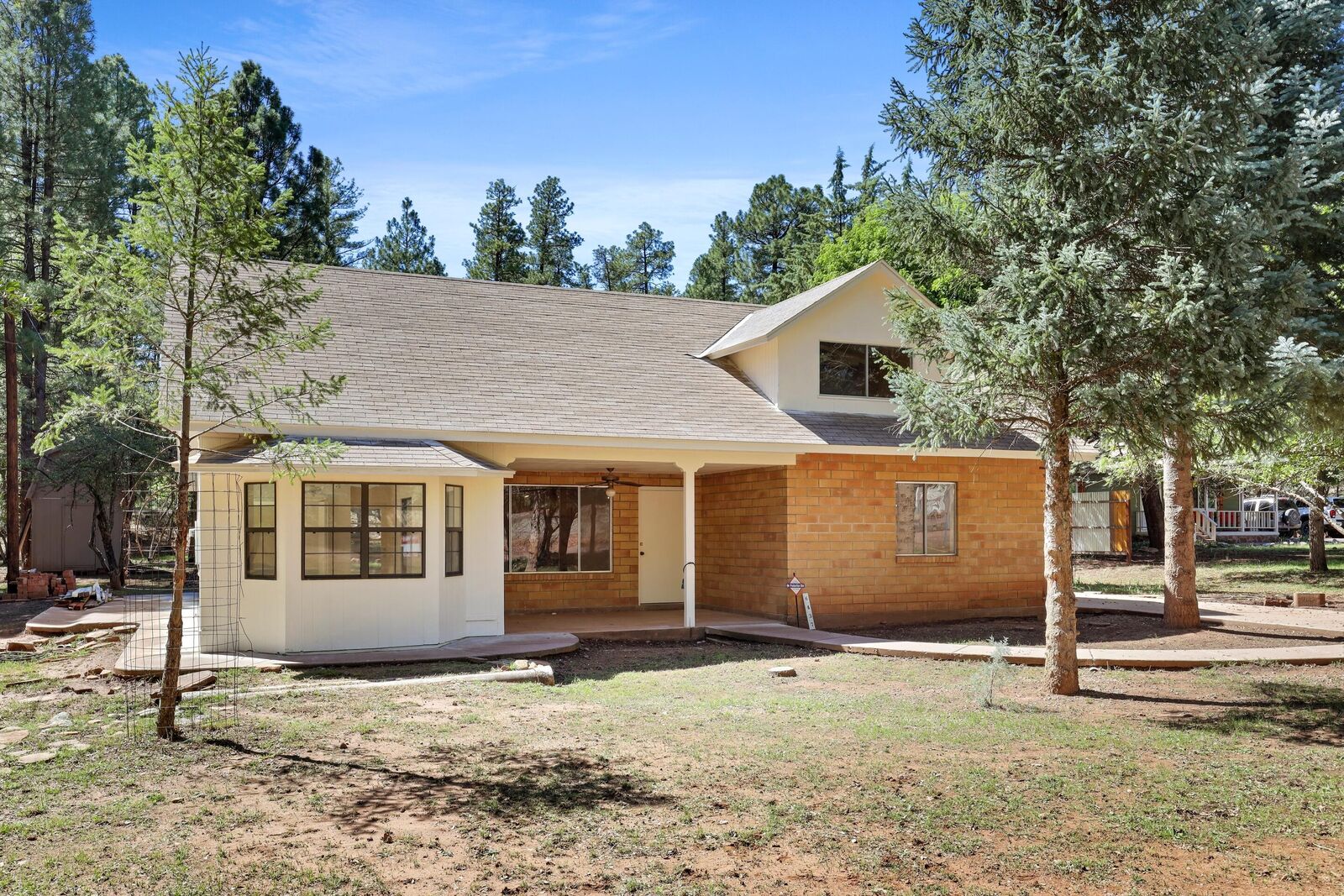 Property Photo: 6437 Woodland AZ 85544