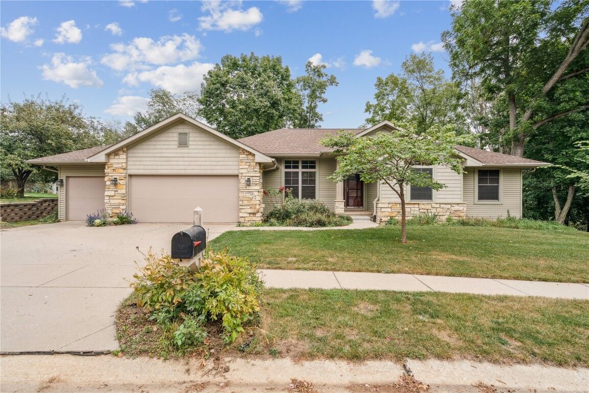 Property Photo:  2730 Granite Court NE  IA 52402 