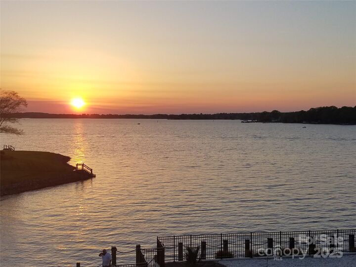 Property Photo:  18589 Vineyard Point Lane  NC 28031 