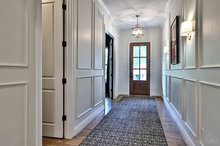 Property Photo:  1050 Richwood Avenue  OH 45208 