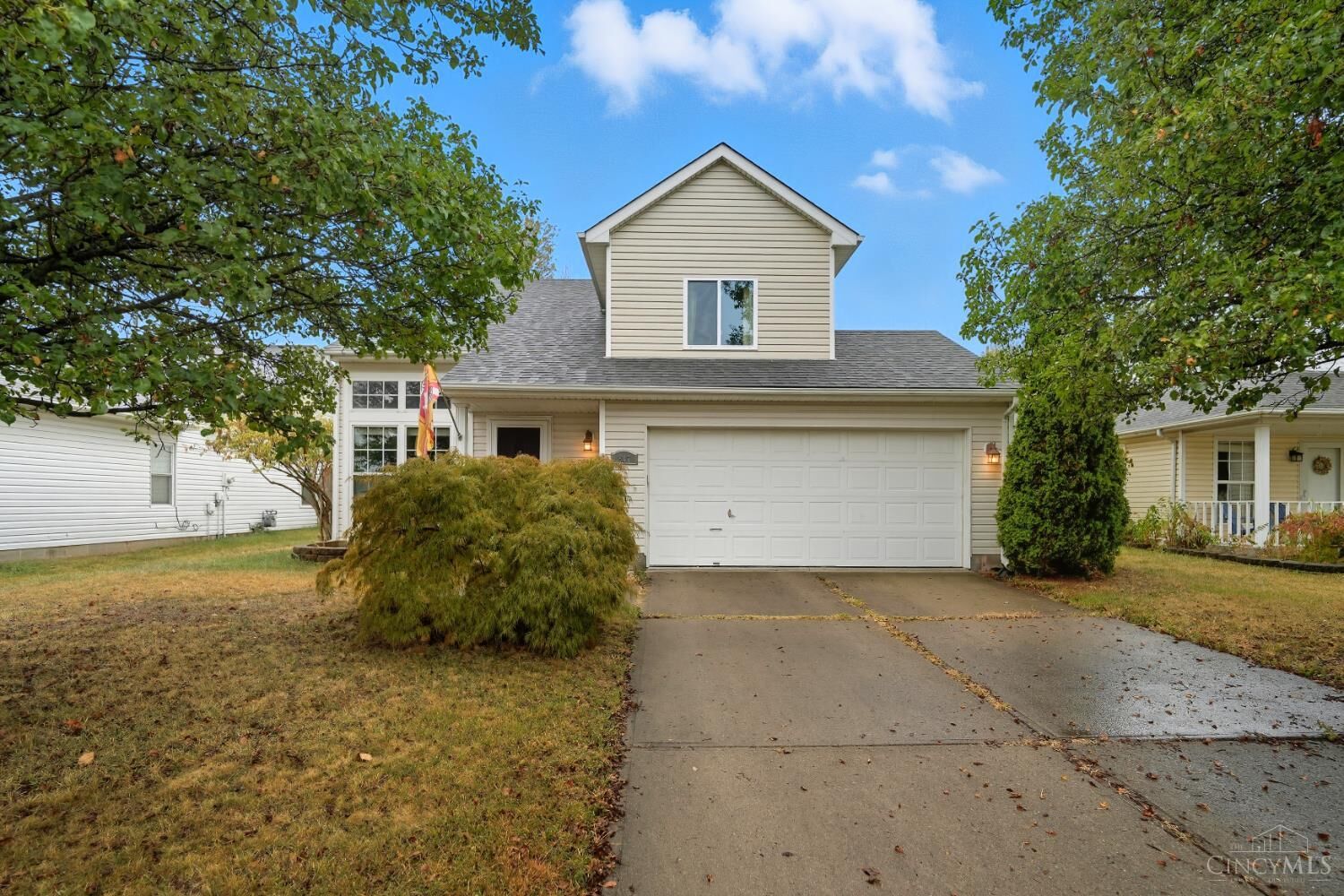 Property Photo:  807 Somerset Court  OH 45067 