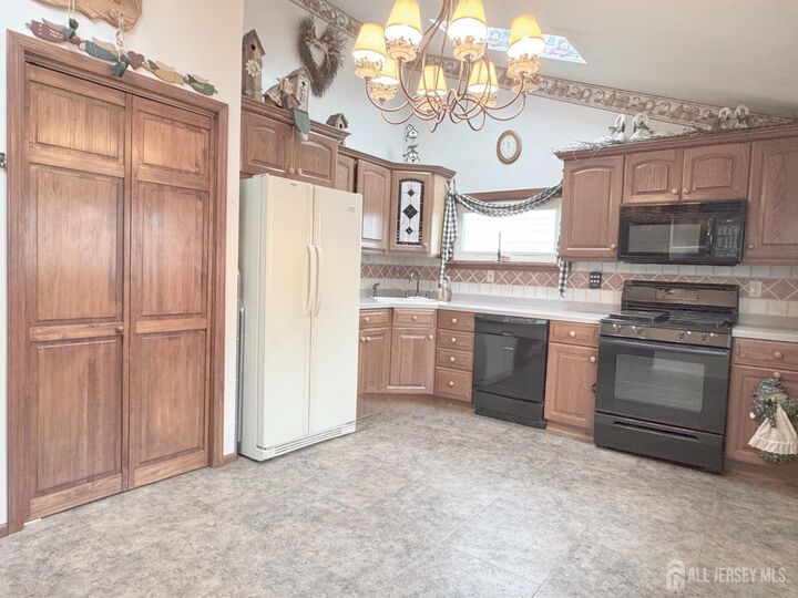 Property Photo:  74 Westminster Road  NJ 07067 