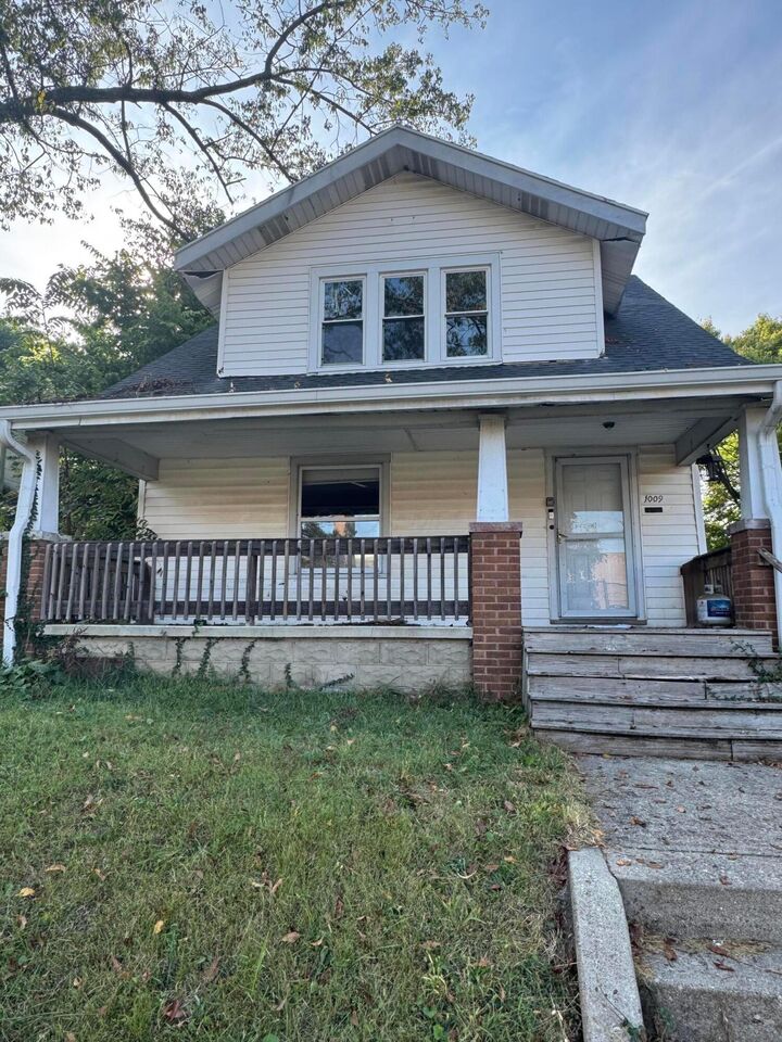 Property Photo:  1009 N Lowry Avenue  OH 45504 