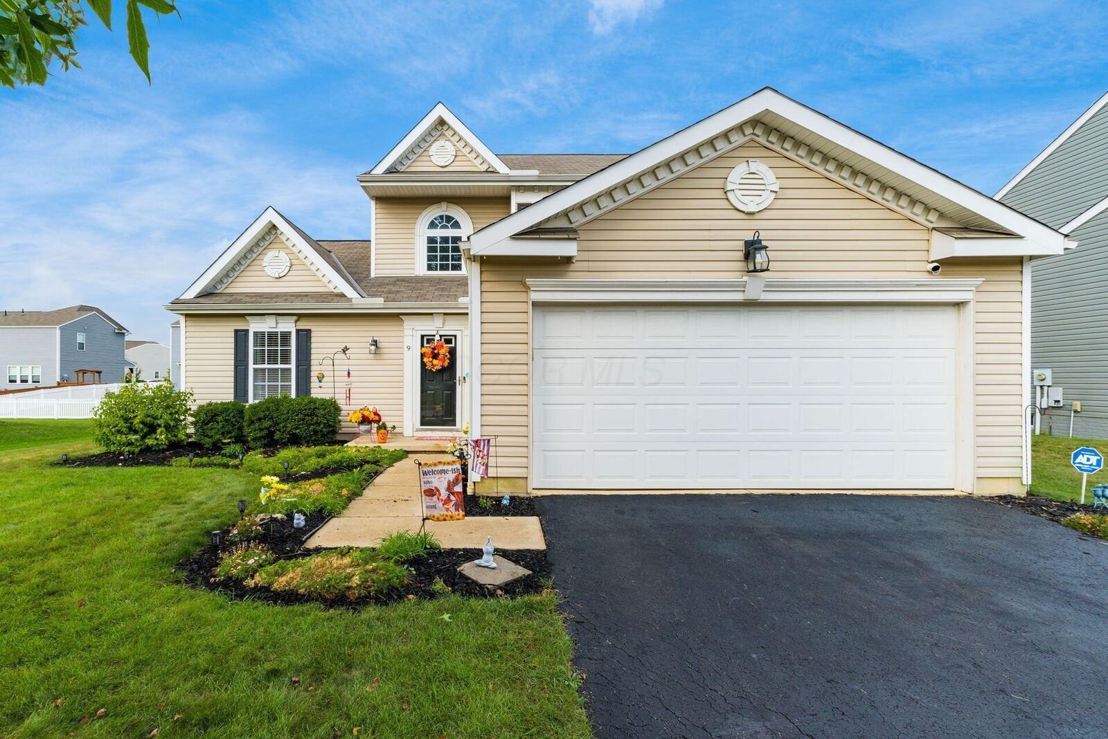 Property Photo:  9 Hawthorne Drive  OH 43103 