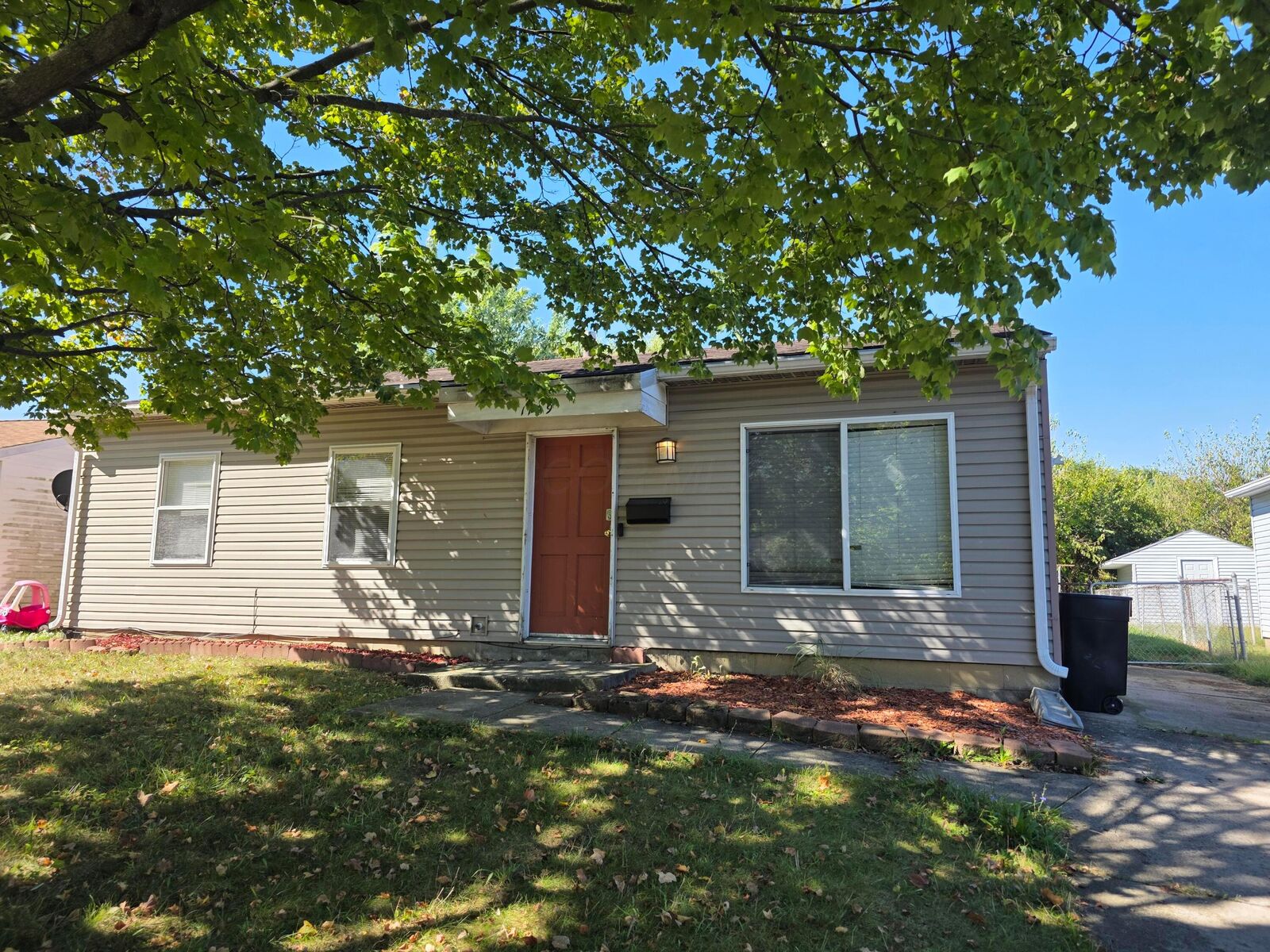 Property Photo: 1109 Barbados Avenue OH 43302