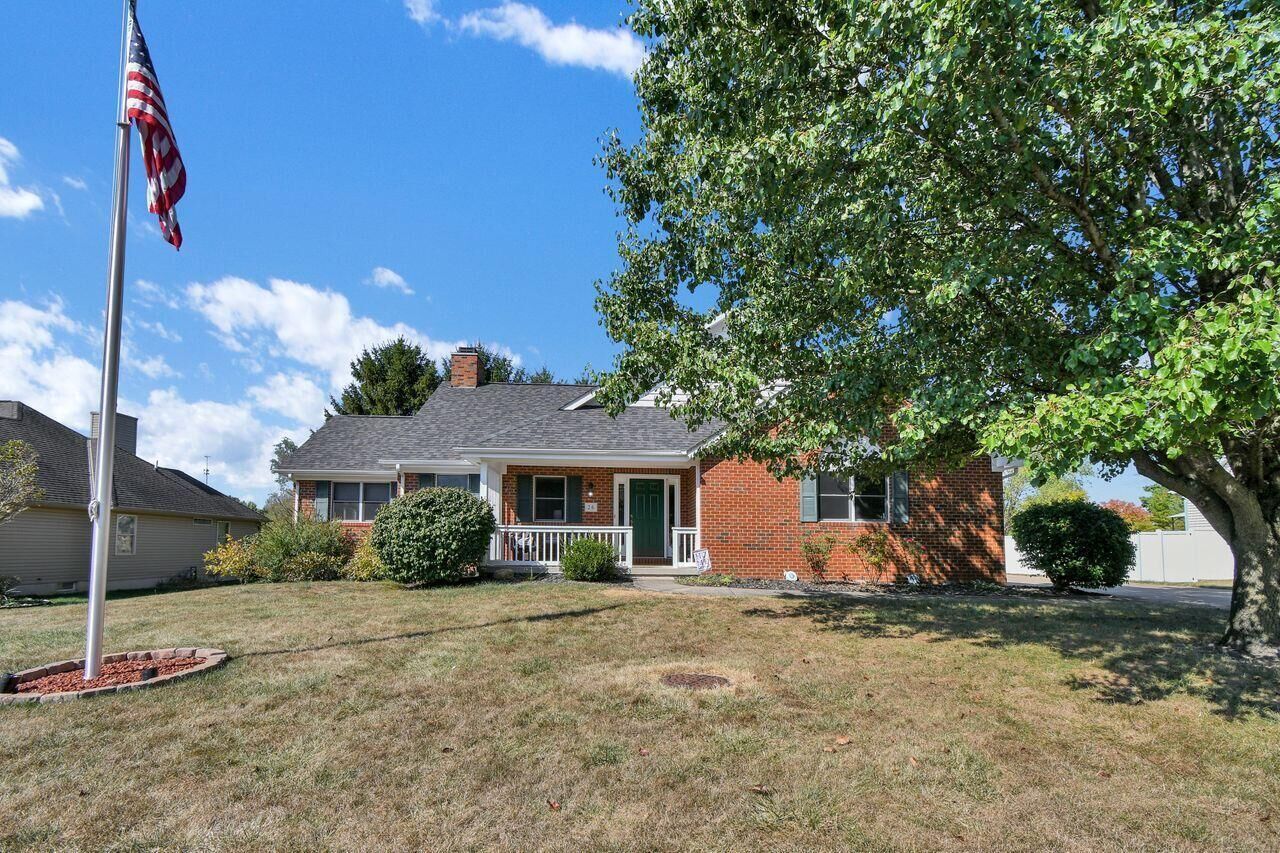 Property Photo:  26 Bluegrass SW Drive  OH 43062 