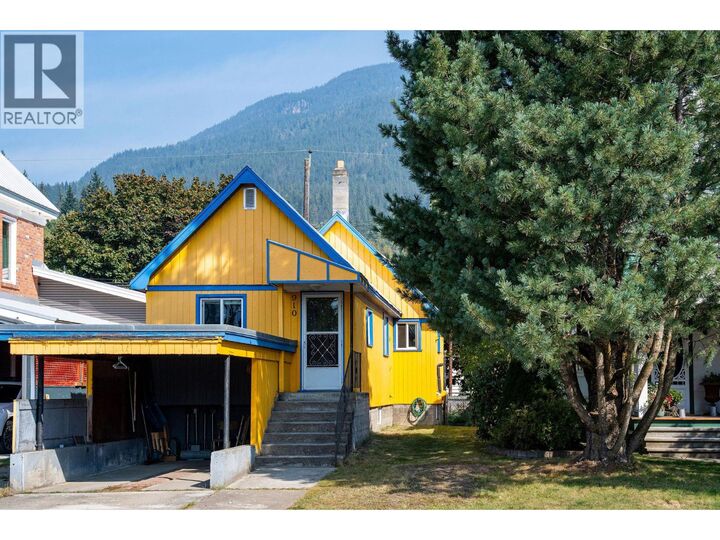 910 Second Street West  Revelstoke BC V0E 2S0 photo