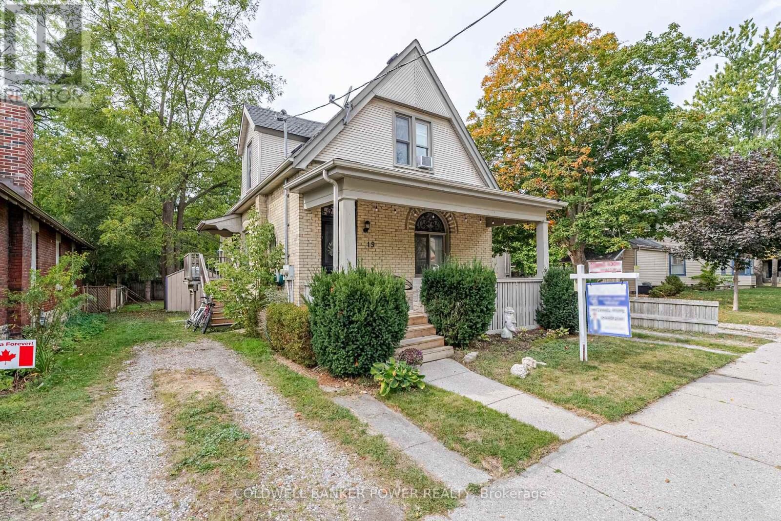 Property Photo:  19 Cynthia Street  ON N6C 3G2 