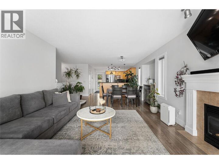 Property Photo:  2334 Shannon Heights Place  BC V4T 2V2 