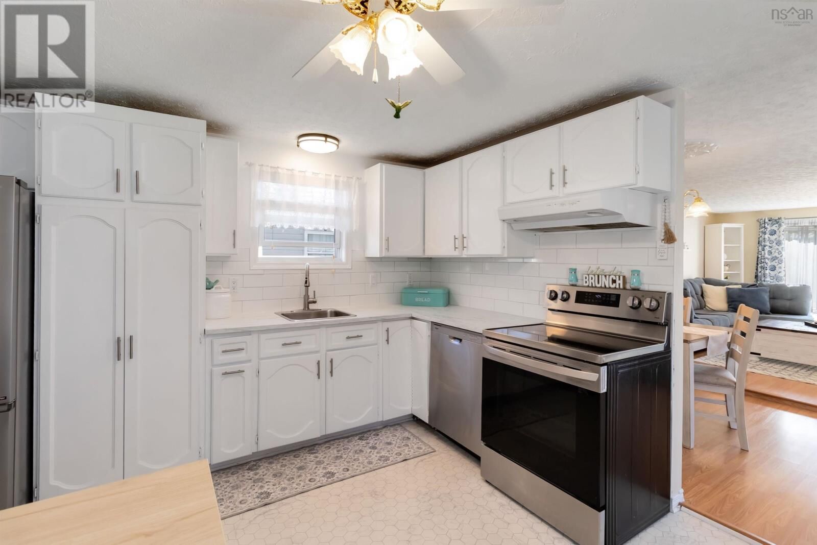 Property Photo:  15 Avenue  NS B2Y 2A4 