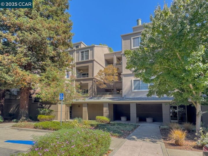 Property Photo:  180 Caldecott Ln 108  CA 94618 