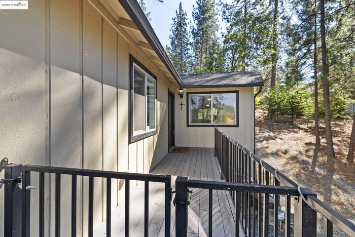 Property Photo: 19369 Ferretti Rd CA 95321