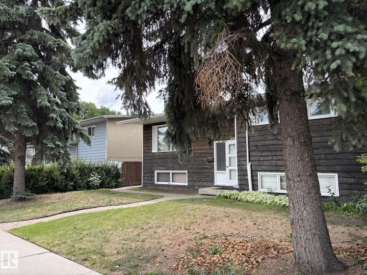 Property Photo:  16603 95 Avenue NW  AB T5P 0B1 
