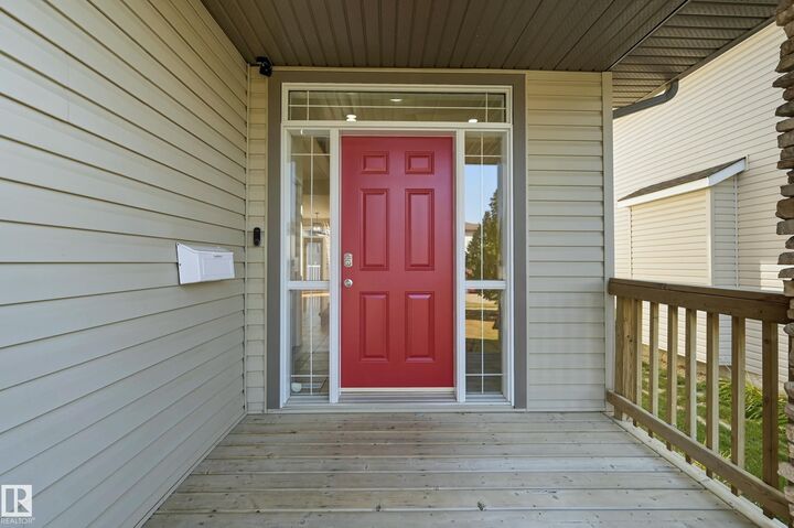 Property Photo:  3 Orleans Court  AB T8N 6V9 