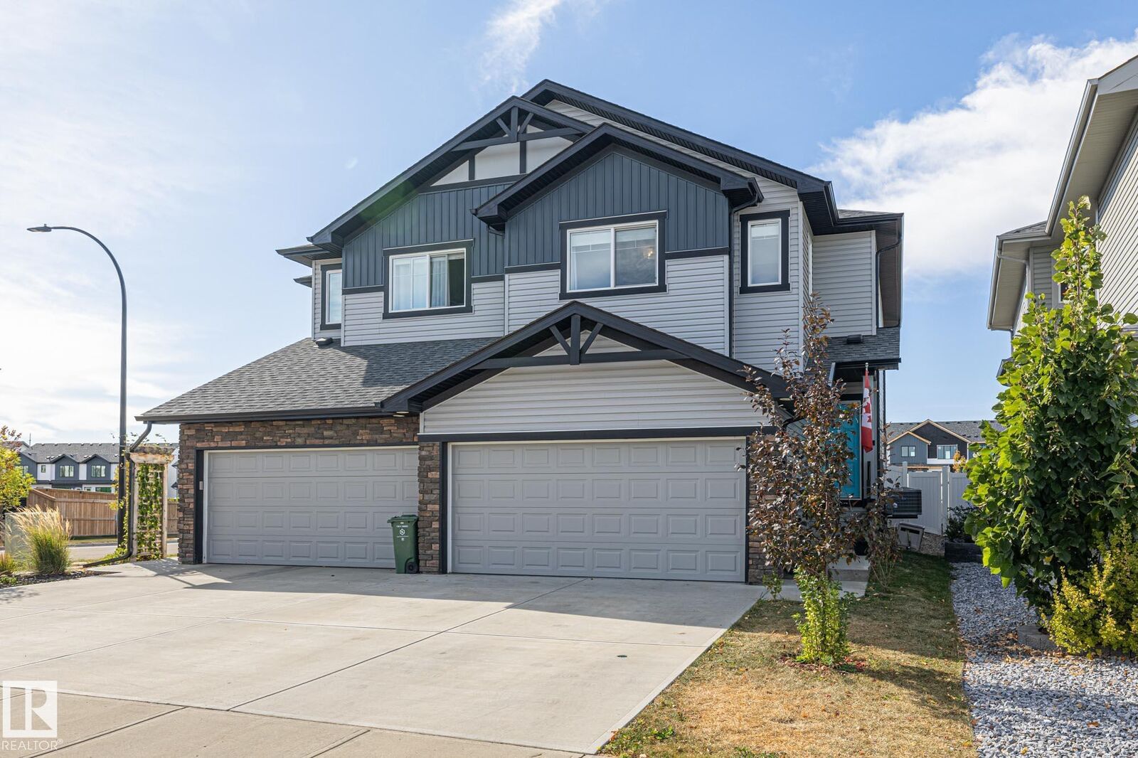 Property Photo:  96 Willow Link  AB T8L 0W8 