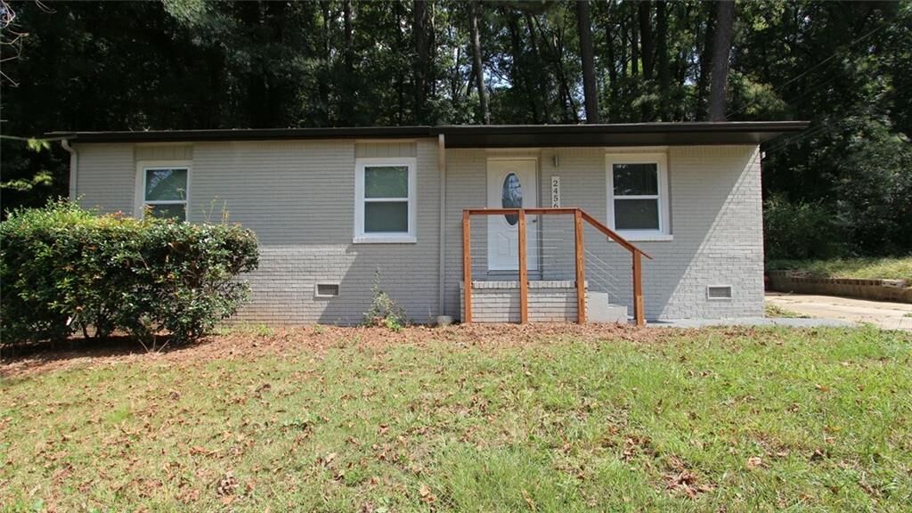 Property Photo: 2456 Swallow Circle SE GA 30315