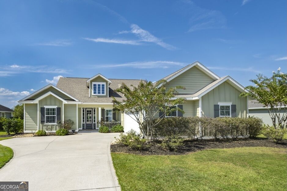 Property Photo:  207 Edgewater Drive  GA 31558 