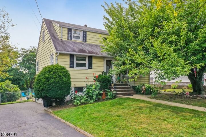 Property Photo: 19 Mayfair Pl NJ 07013
