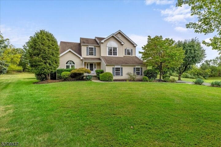 720 Colonial Ct  Branchburg Twp. NJ 08876 photo