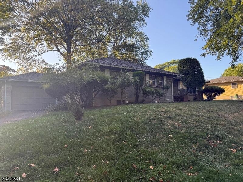 Property Photo:  134 Lake View Blvd  NJ 08817 