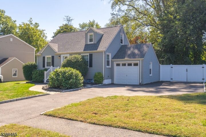 Property Photo:  18 Oakland Ave  NJ 07081 