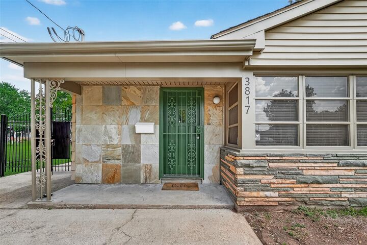 Property Photo:  3817 Anita Street A  TX 77004 