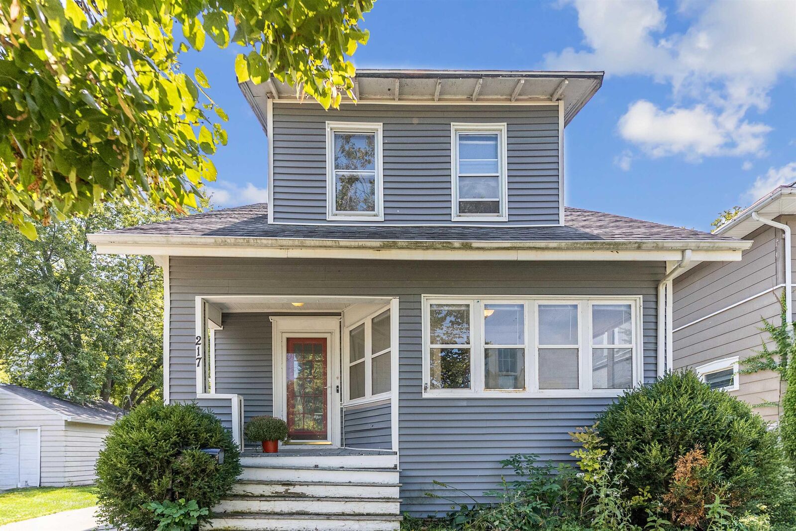 Property Photo:  217 Reber Avenue  IA 50701 