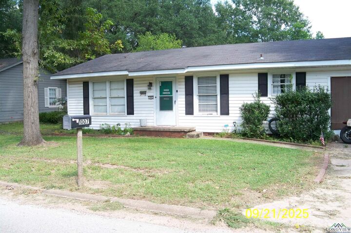 1007 N Montgomery  Gilmer TX 75644 photo