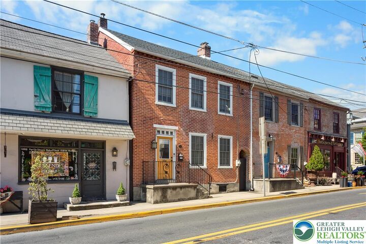 Property Photo:  104 Chestnut  PA 18014 