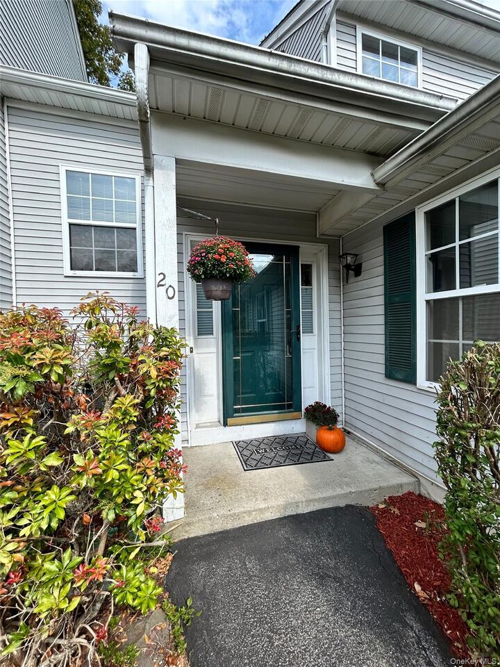 Property Photo:  20 Woodbine Drive  NY 10930 