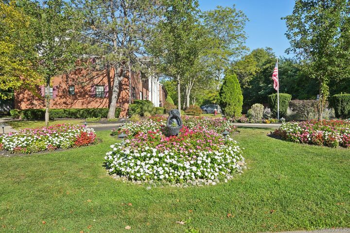 Property Photo:  432 Somerset Drive M  NY 10965 