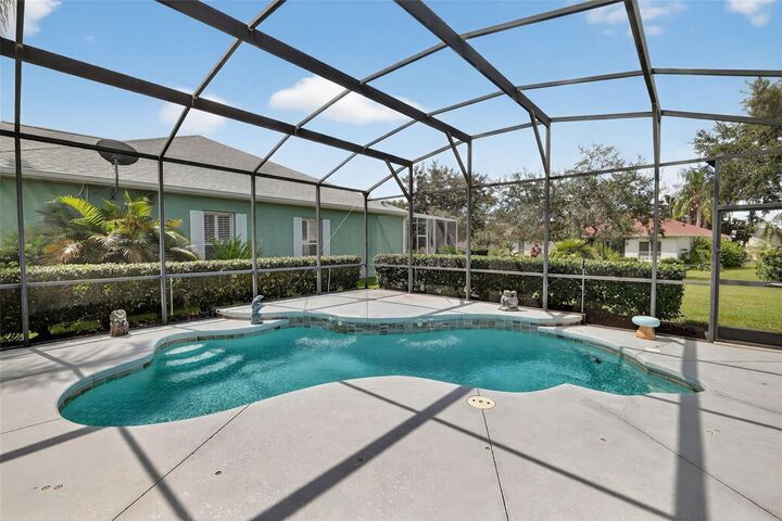 Property Photo:  5413 Barnwell Court  FL 34748 