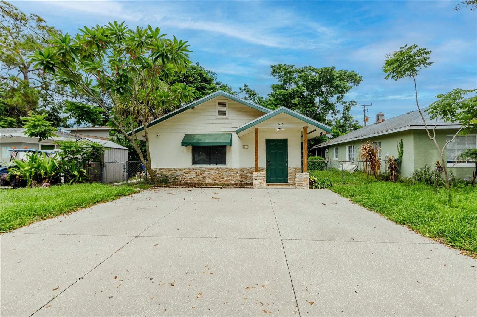 Property Photo:  1416 19th Avenue W  FL 34205 