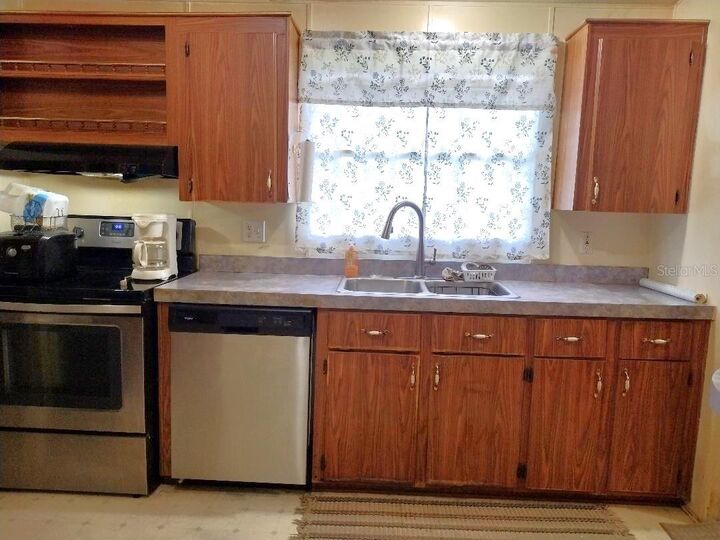 Property Photo: 5952 Elm Avenue FL 32110