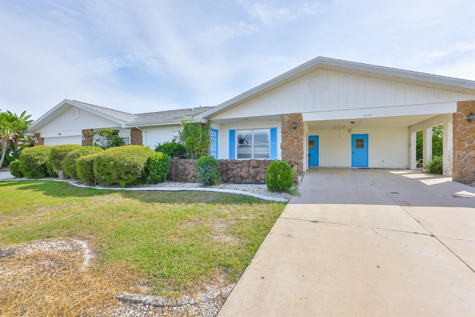 Property Photo:  412 S Pebble Beach Boulevard  FL 33573 