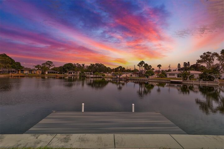 4713 Dover Street NE  St Petersburg FL 33703 photo